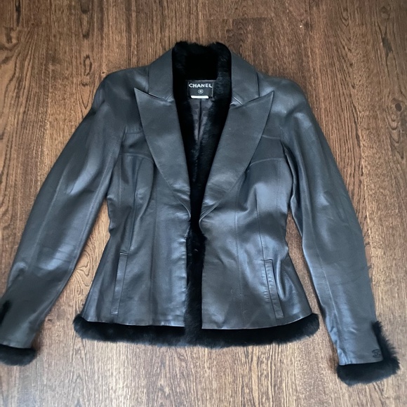 CHANEL Lambskin and Rabbit Fur Trim Coat Fall/Winter 2002 Collection - Picture 3 of 4